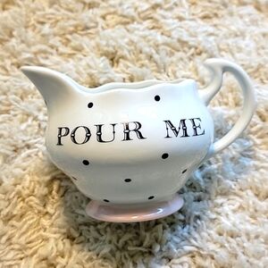 Ellen Studio London Magenta Pour Me creamer...or Thanksgiving gravy!